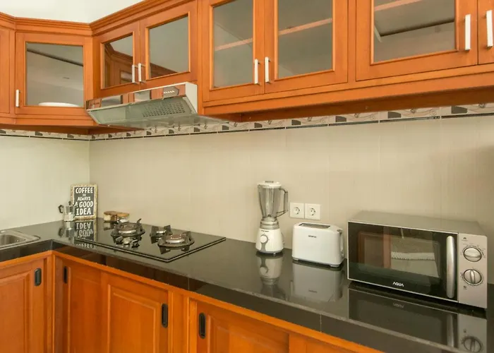 Tropical Prime Location In - 15 Minutes Walk To The